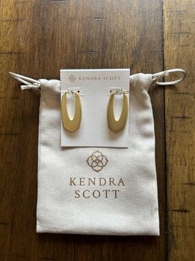 Kendra Scott Gold Open Oval Drop Earrings